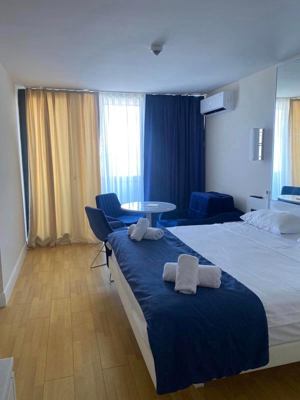Suites Orbi City Aparthotel บาทูมิ ภายนอก รูปภาพ