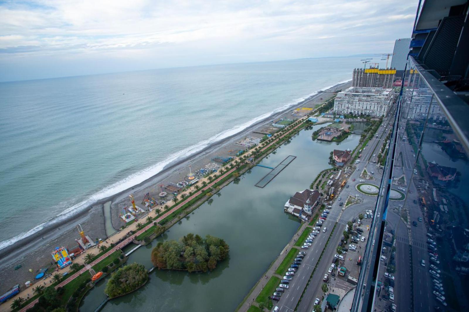 Suites Orbi City Aparthotel บาทูมิ ภายนอก รูปภาพ