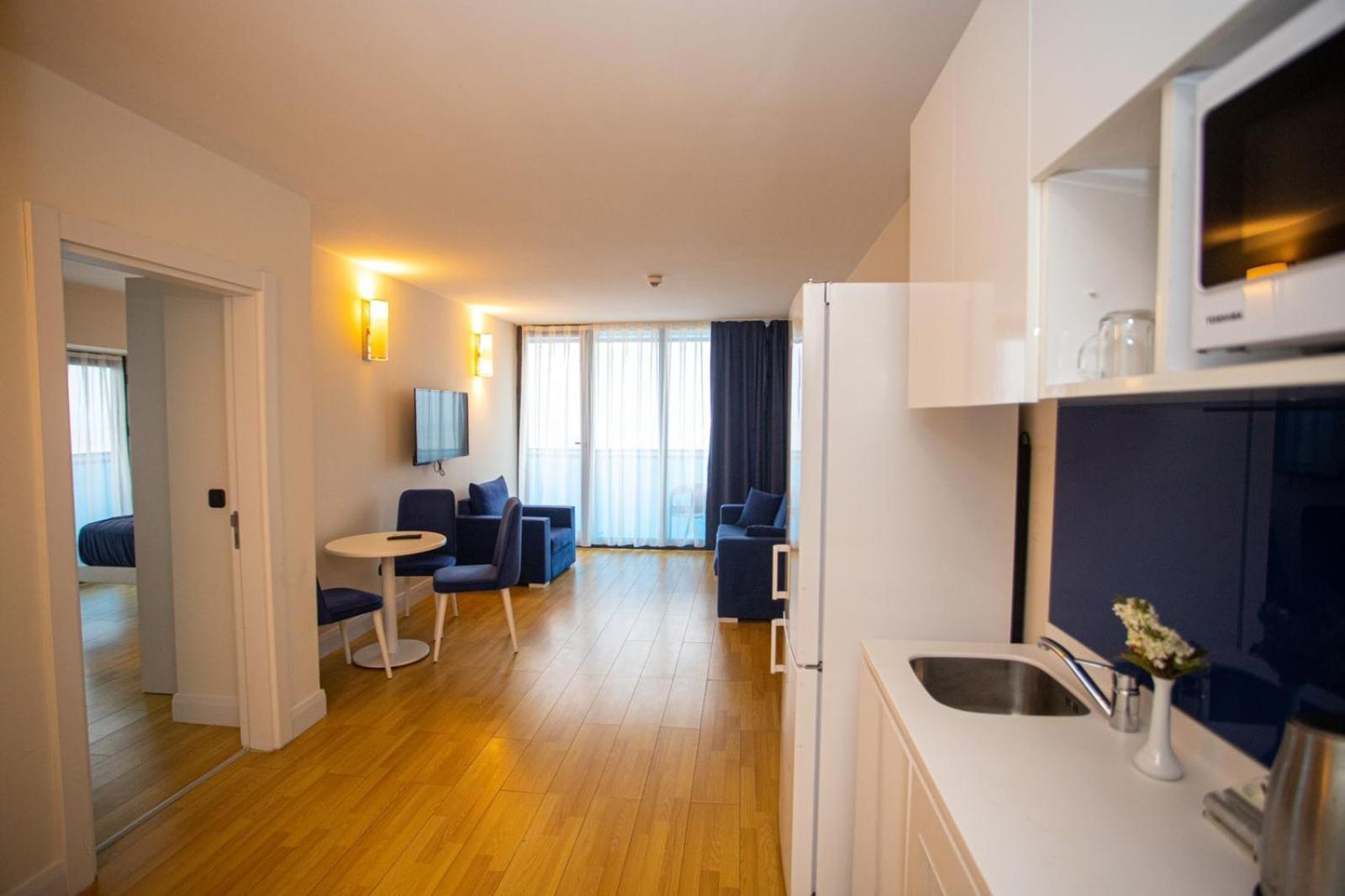 Suites Orbi City Aparthotel บาทูมิ ภายนอก รูปภาพ