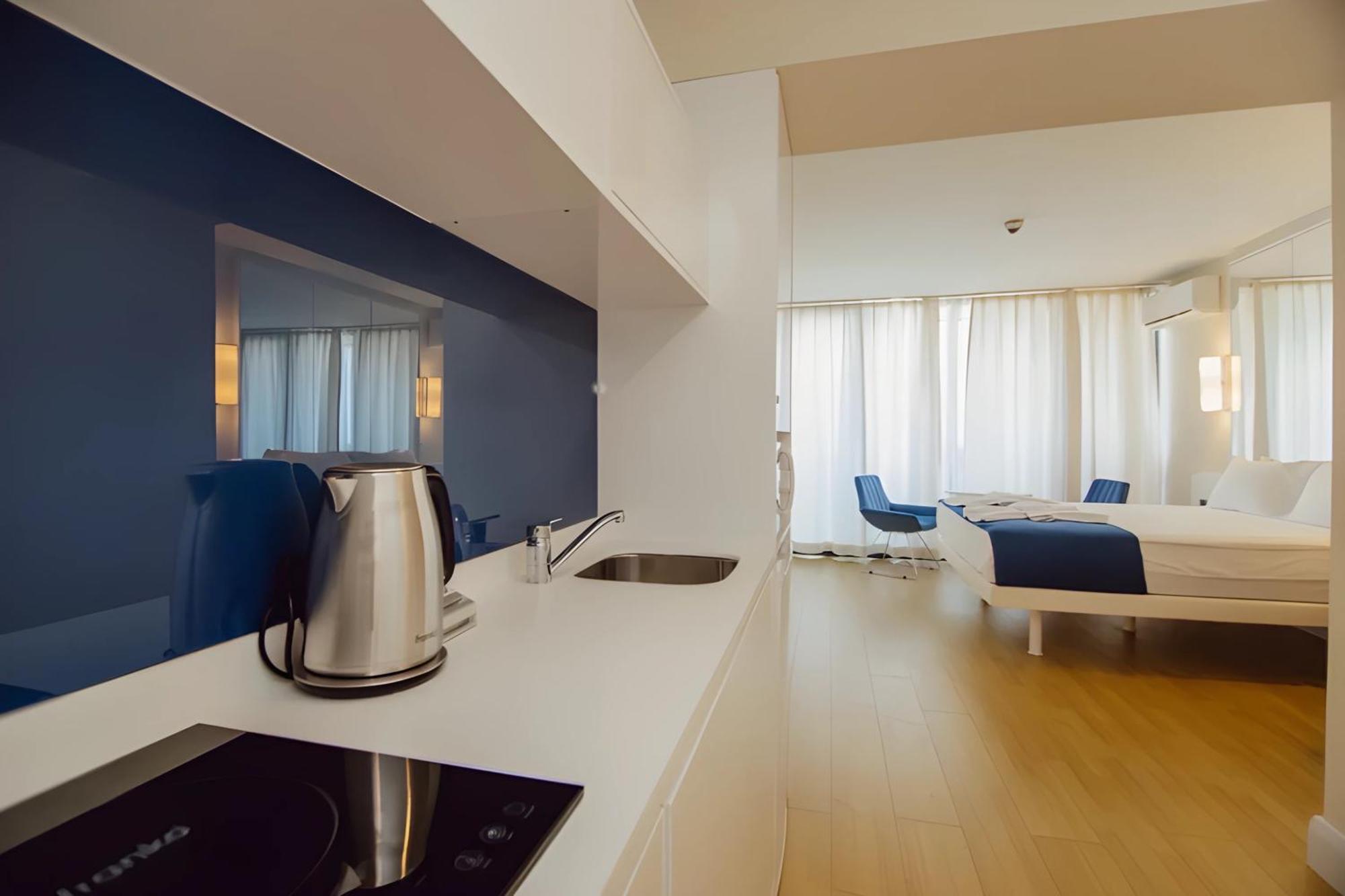 Suites Orbi City Aparthotel บาทูมิ ภายนอก รูปภาพ
