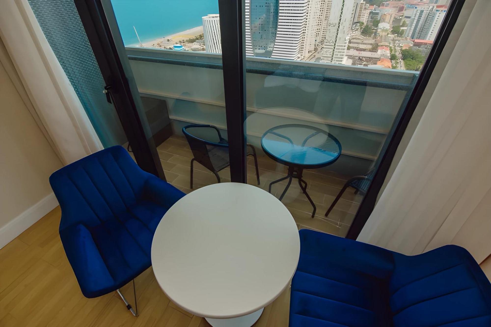 Suites Orbi City Aparthotel บาทูมิ ภายนอก รูปภาพ